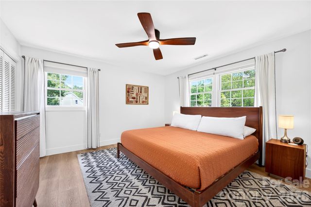 134 W Oakview Road, Asheville, NC 28806