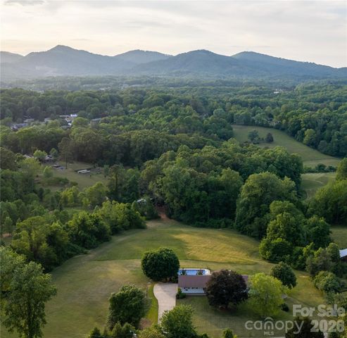 134 W Oakview Road, Asheville, NC 28806