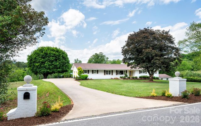 134 W Oakview Road, Asheville, NC 28806