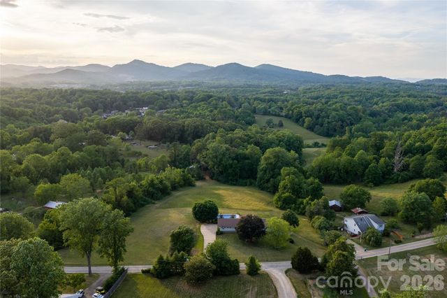 134 W Oakview Road, Asheville, NC 28806