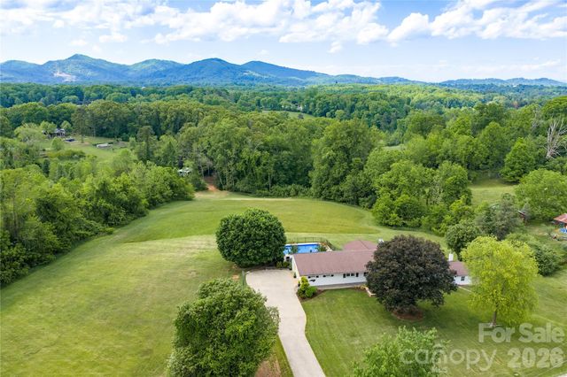 134 W Oakview Road, Asheville, NC 28806