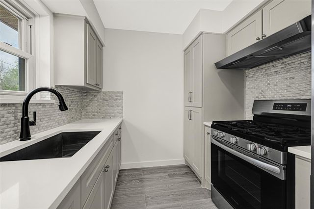 11502 Fawnway Dr, Houston, TX 77048