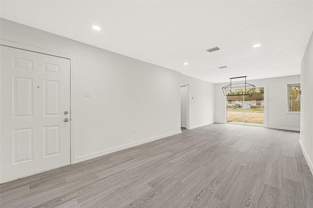 11502 Fawnway Dr, Houston, TX 77048