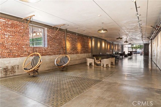 527 Molino Street 213, Los Angeles, CA 90013