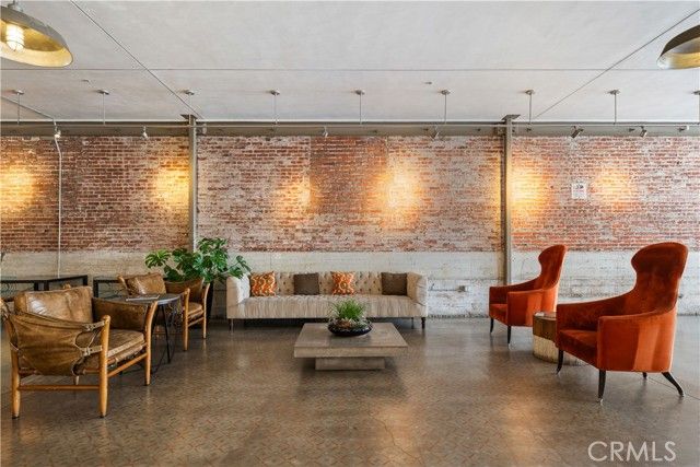 527 Molino Street 213, Los Angeles, CA 90013