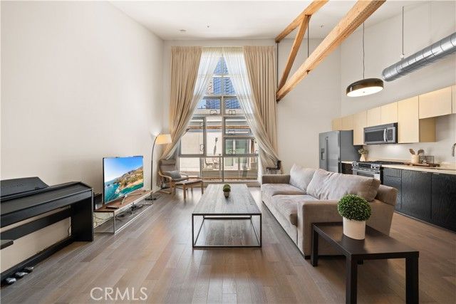 527 Molino Street 213, Los Angeles, CA 90013