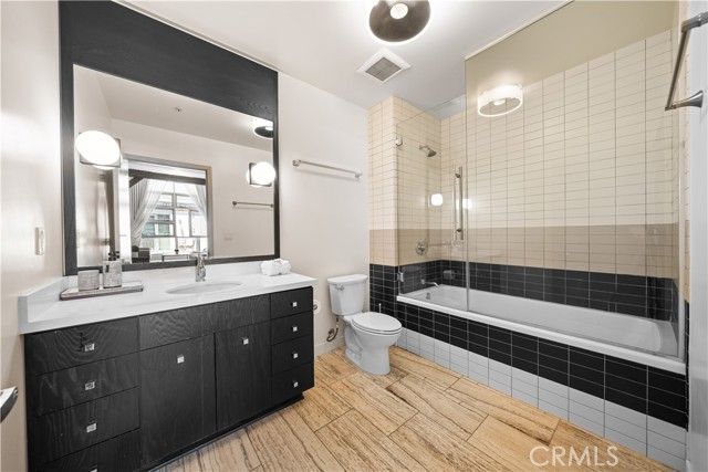 527 Molino Street 213, Los Angeles, CA 90013