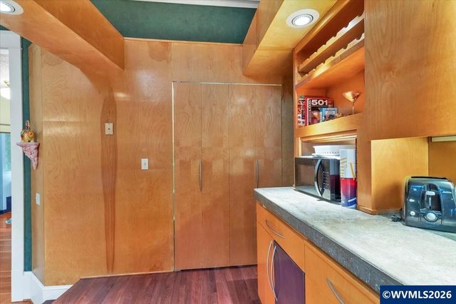 231 Commercial St NE, Salem, OR 97301