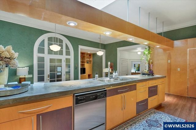 231 Commercial St NE, Salem, OR 97301