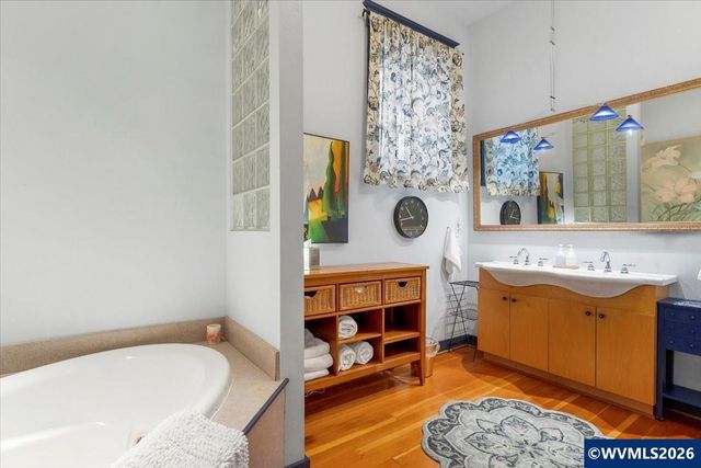 231 Commercial St NE, Salem, OR 97301