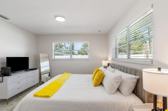 337 SW 21st St #1-3, Fort Lauderdale, FL 33315