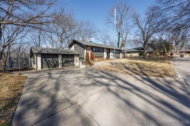 2007 Skyline Drive, Bartlesville, OK 74006