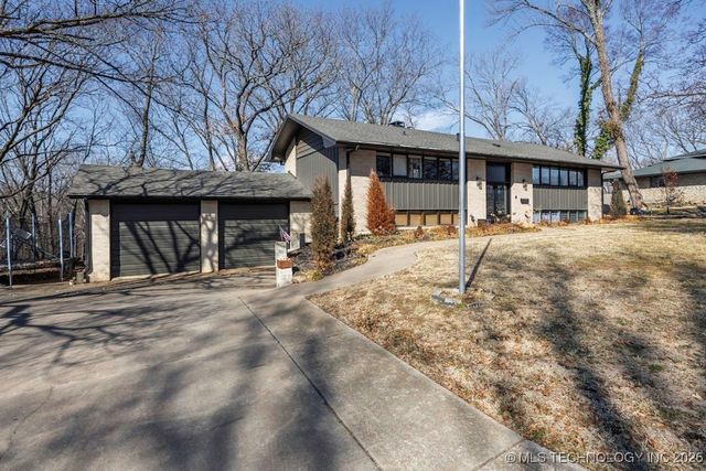 2007 Skyline Drive, Bartlesville, OK 74006