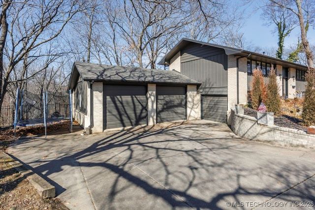 2007 Skyline Drive, Bartlesville, OK 74006