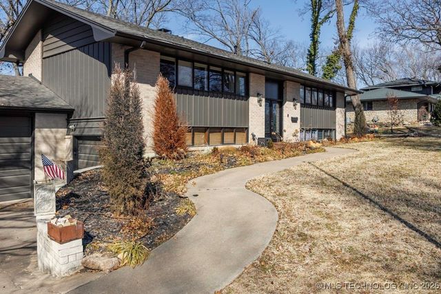 2007 Skyline Drive, Bartlesville, OK 74006