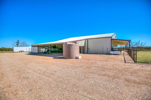 2230 Farm-to-market 2662, Bronte, TX 76933