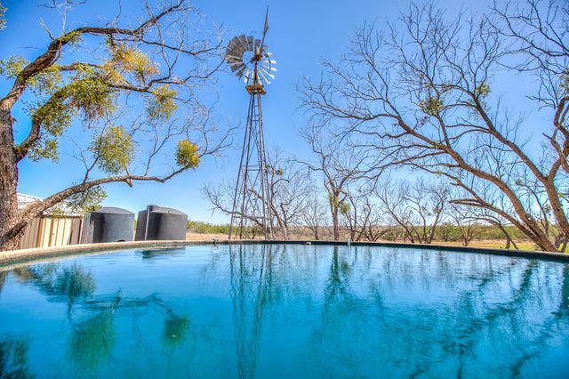 2230 Farm-to-market 2662, Bronte, TX 76933