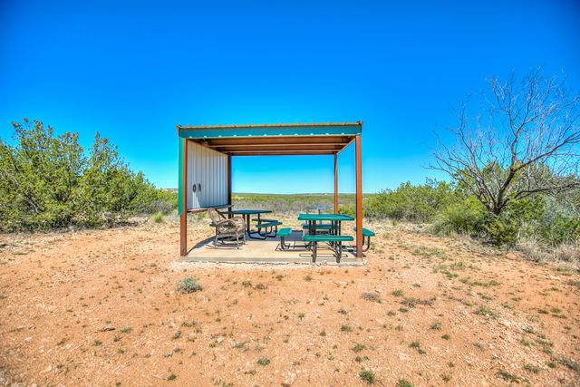 2230 Farm-to-market 2662, Bronte, TX 76933