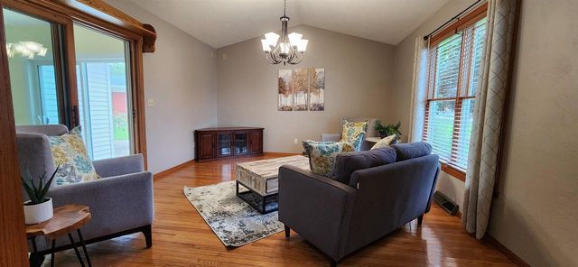 W6108 LONG COURT, Appleton, WI 54914