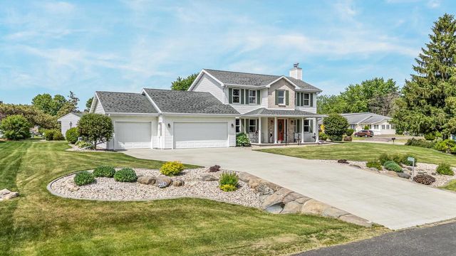W6108 LONG COURT, Appleton, WI 54914