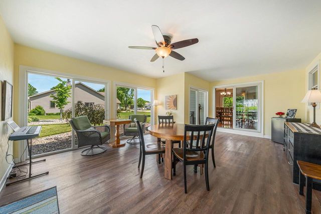 W6108 LONG COURT, Appleton, WI 54914