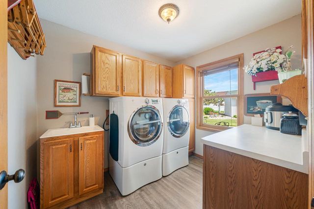 W6108 LONG COURT, Appleton, WI 54914