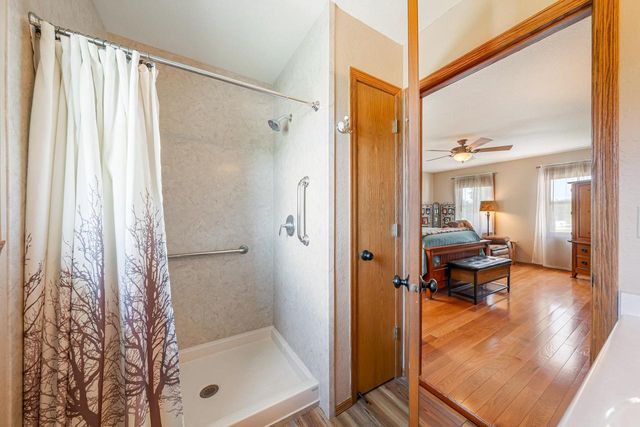 W6108 LONG COURT, Appleton, WI 54914
