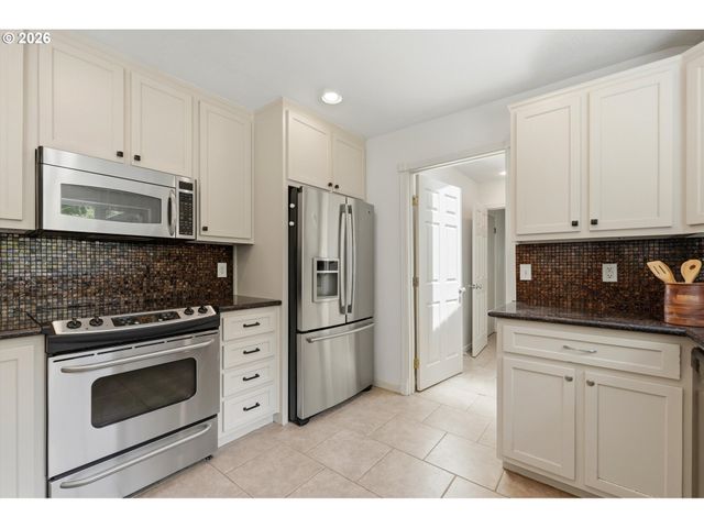 1318 OAK St, Lake Oswego, OR 97034