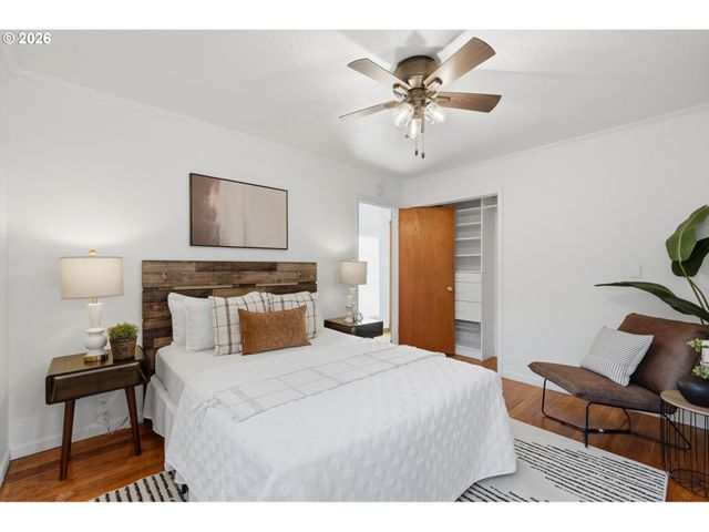 1318 OAK St, Lake Oswego, OR 97034