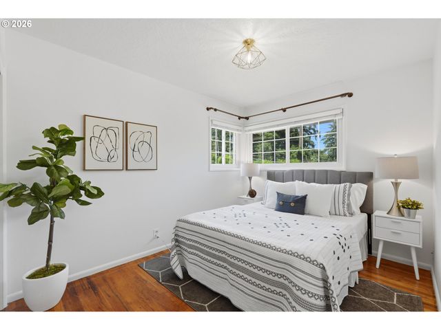 1318 OAK St, Lake Oswego, OR 97034
