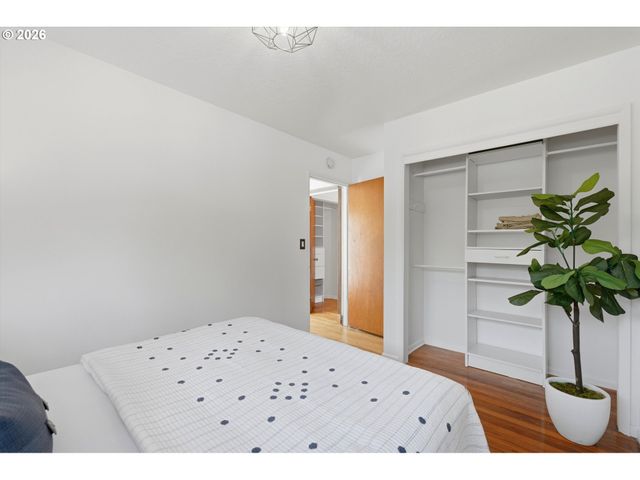 1318 OAK St, Lake Oswego, OR 97034