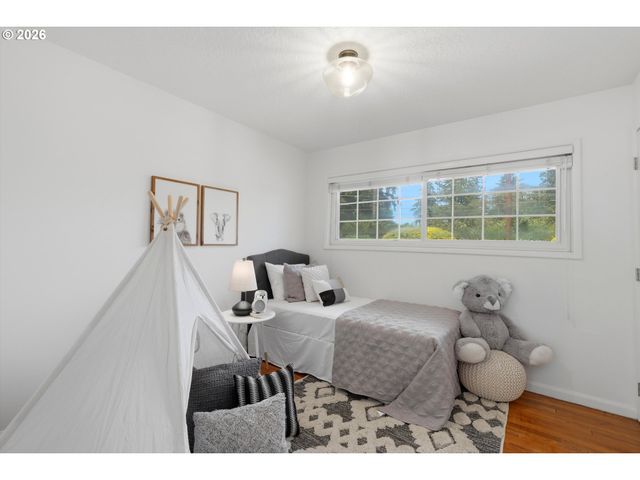 1318 OAK St, Lake Oswego, OR 97034