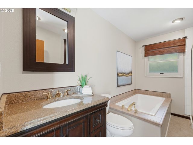 1318 OAK St, Lake Oswego, OR 97034