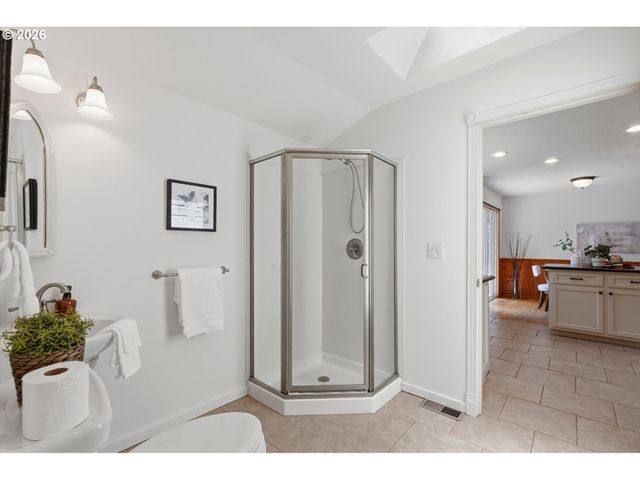 1318 OAK St, Lake Oswego, OR 97034