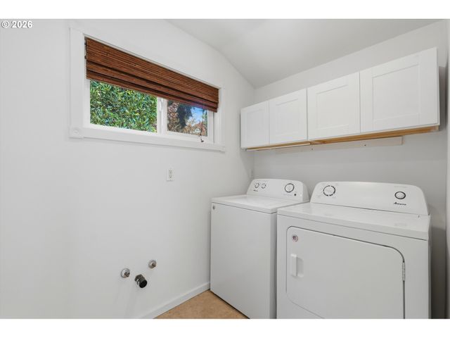 1318 OAK St, Lake Oswego, OR 97034