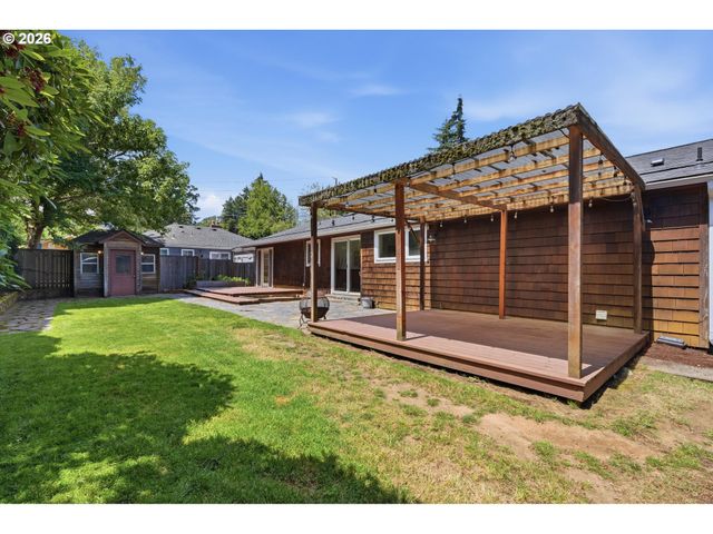 1318 OAK St, Lake Oswego, OR 97034