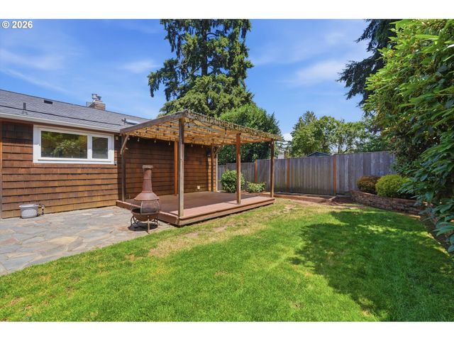1318 OAK St, Lake Oswego, OR 97034