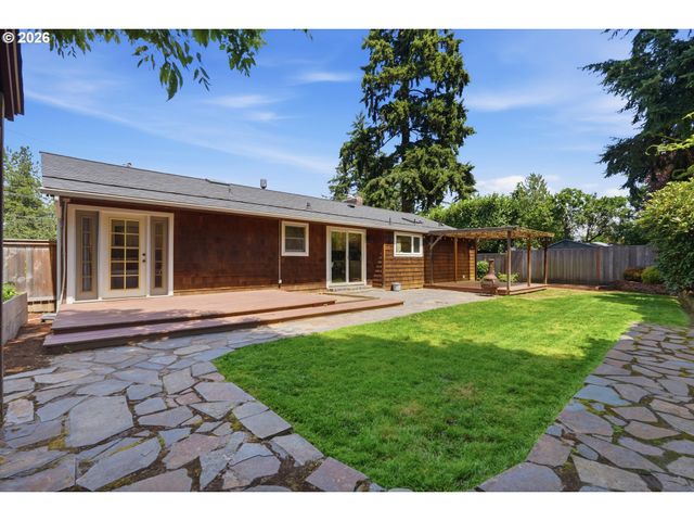 1318 OAK St, Lake Oswego, OR 97034