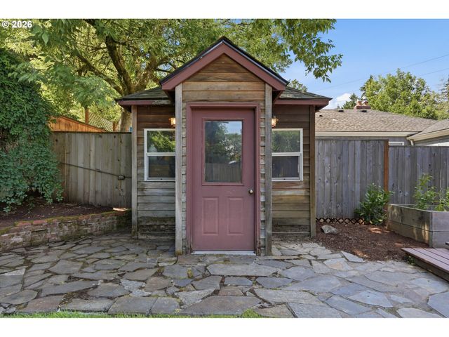 1318 OAK St, Lake Oswego, OR 97034