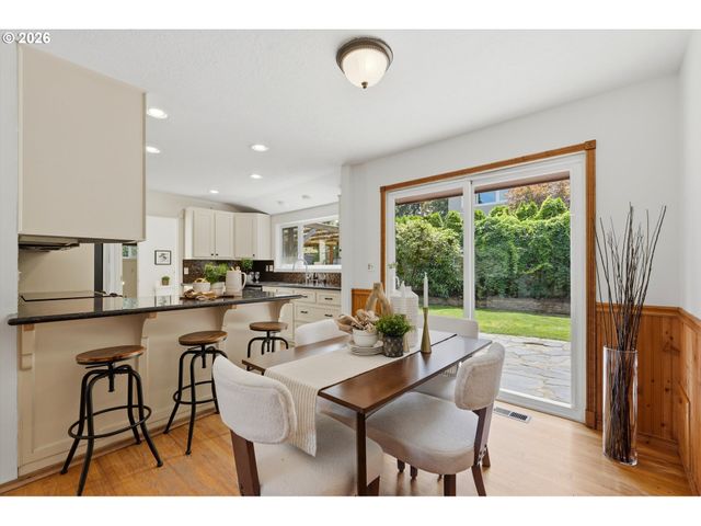 1318 OAK St, Lake Oswego, OR 97034