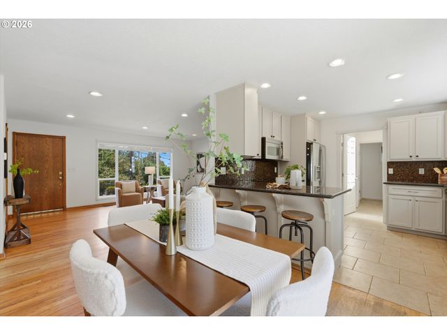 1318 OAK St, Lake Oswego, OR 97034