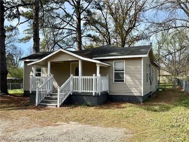 207 Pearl Street, Poteau, OK 74953