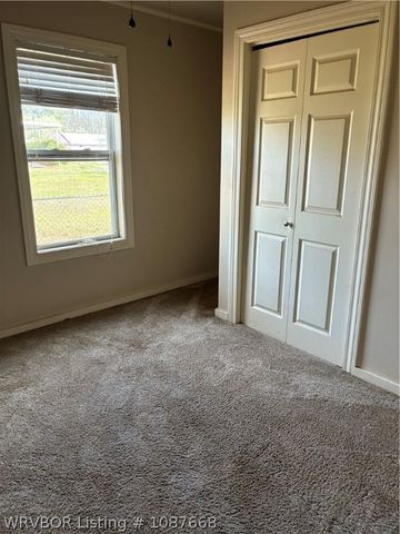 207 Pearl Street, Poteau, OK 74953