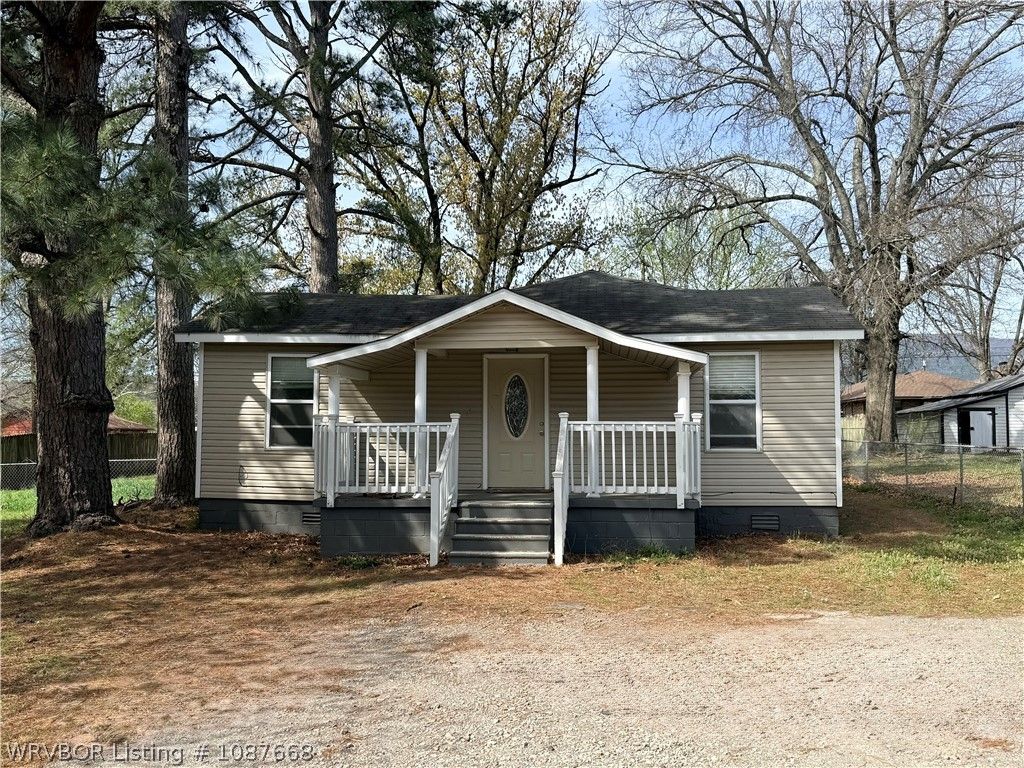 207 Pearl Street, Poteau, OK 74953