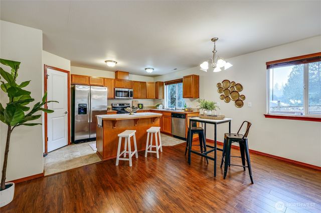 6728 Takota Place NE, Bremerton, WA 98311