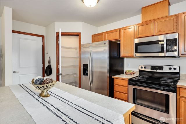 6728 Takota Place NE, Bremerton, WA 98311