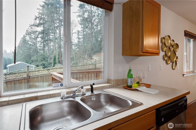 6728 Takota Place NE, Bremerton, WA 98311