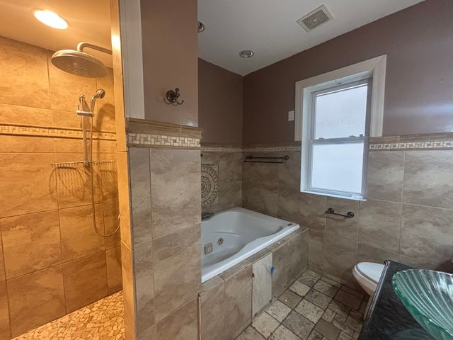 3041 N Davlin Court, Chicago, IL 60618