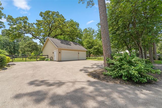22323 Roberts Cemetery Road, Hockley, TX 77447