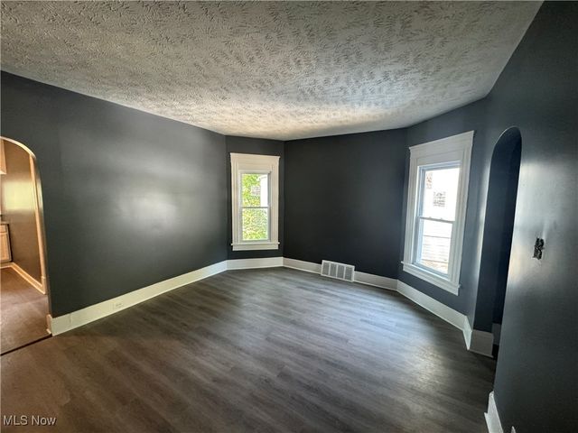 2048 W 95th Street, Cleveland, OH 44102